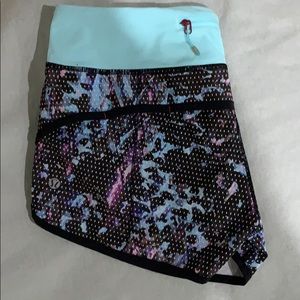 GUC Lululemon speed shorts size 6
